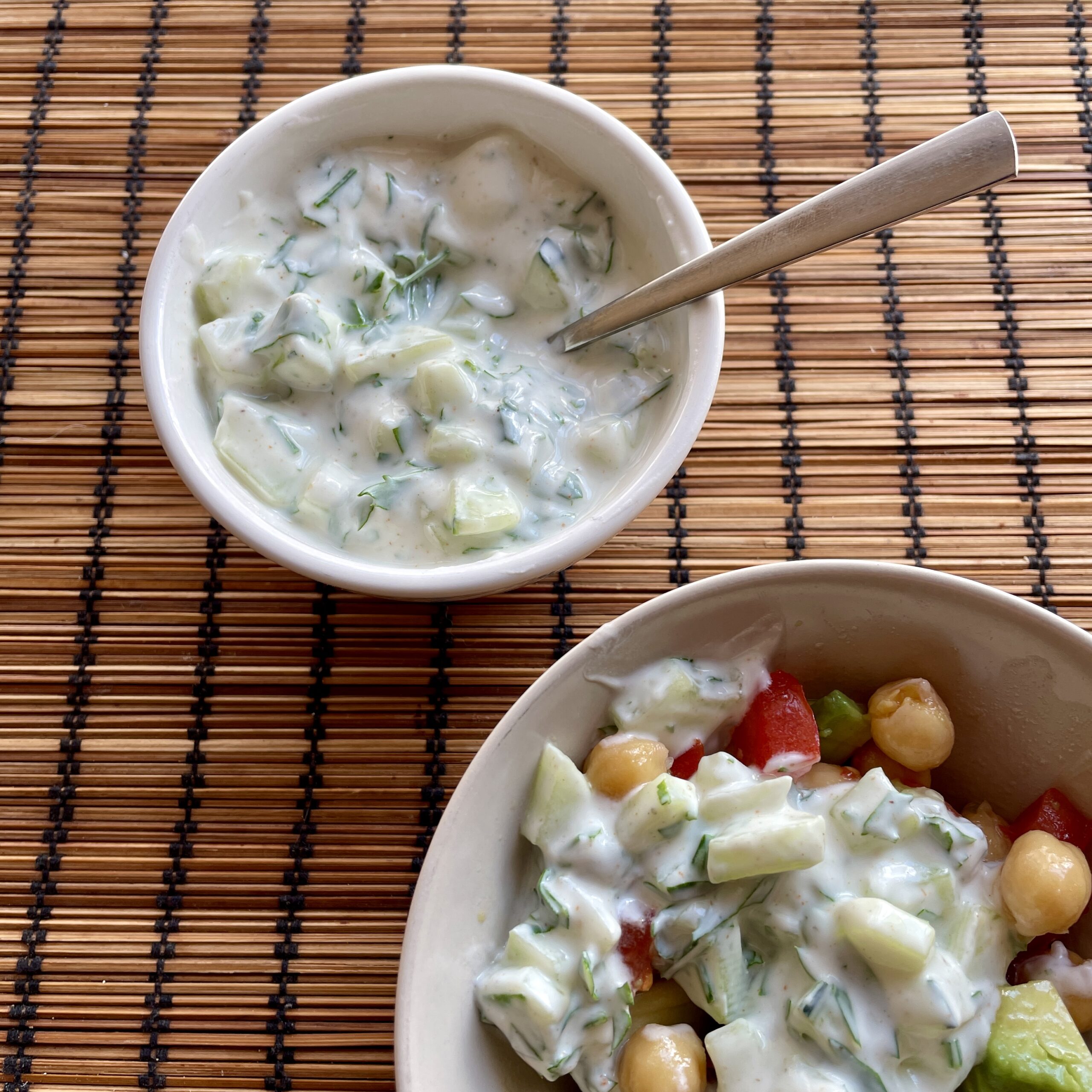 Raita de pepino